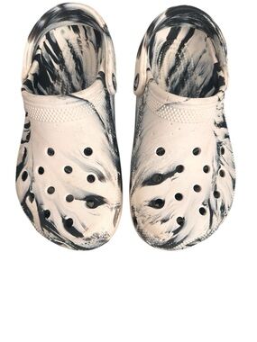 Kids Crocs Marble-Print Clog Shoes in Black & White Size 7